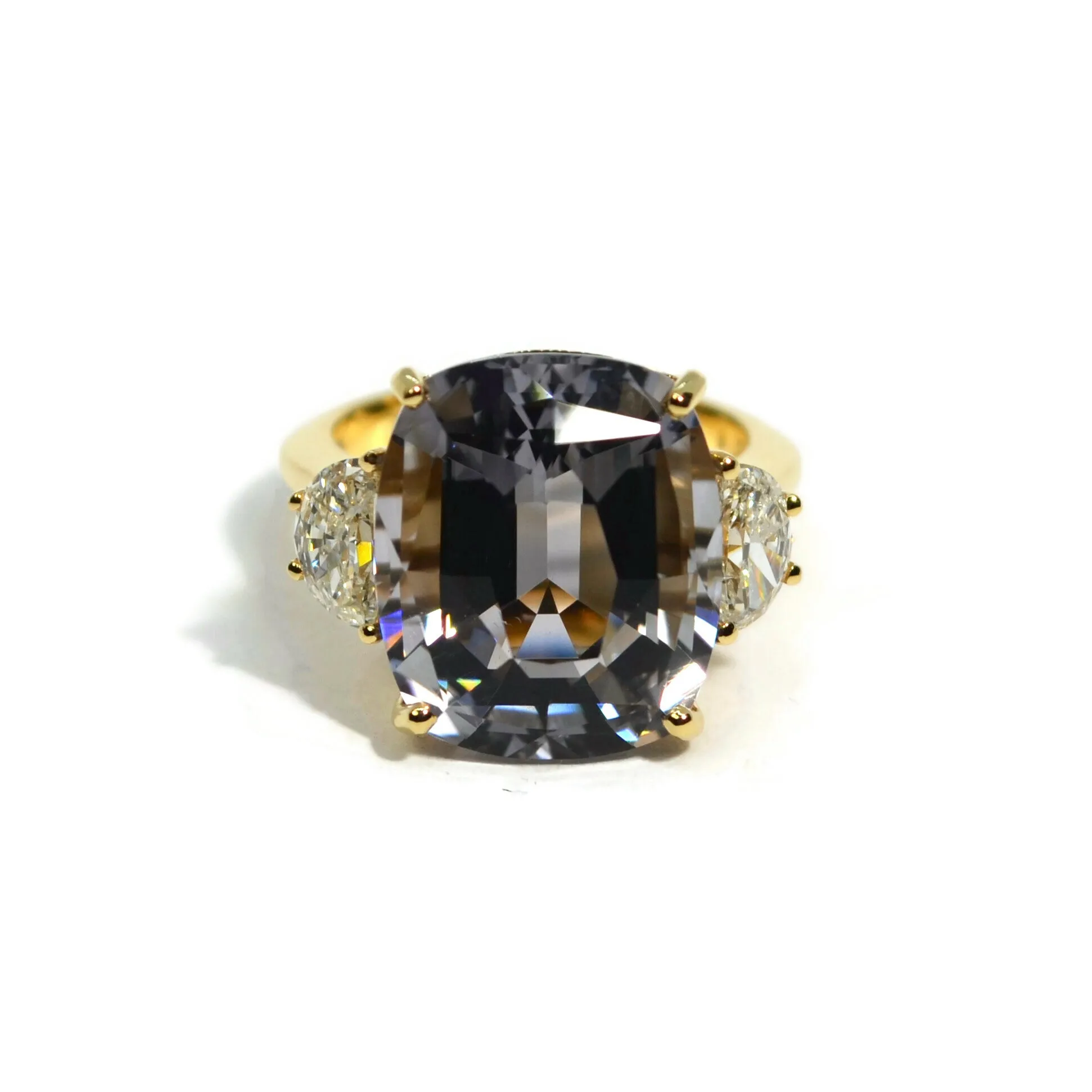 A & Furst - Party - One of a Kind Cocktail Ring with Grey Tourmaline and Diamonds, 18k Yellow Gold