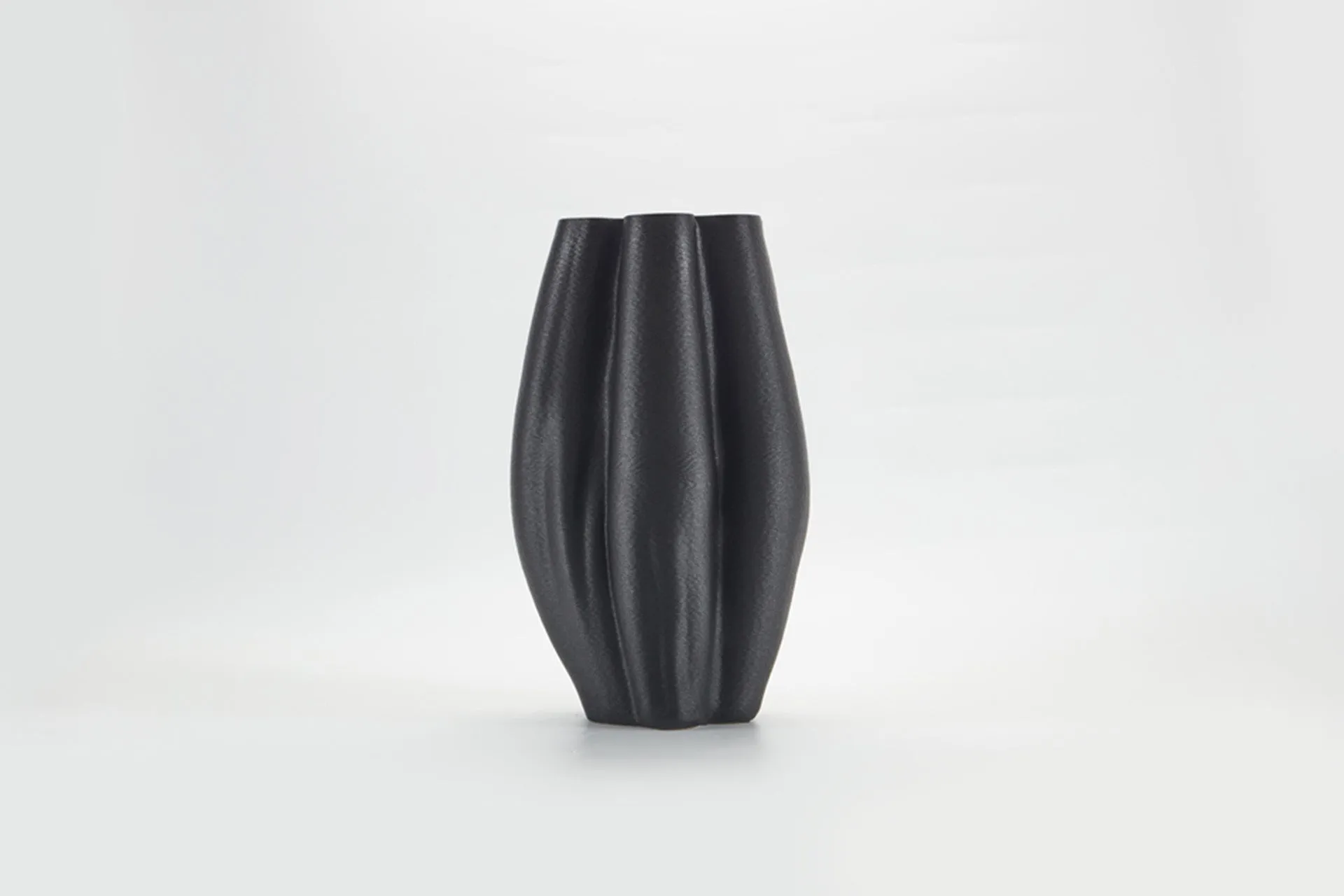 A The Foundry House La Mer Vase Ebony