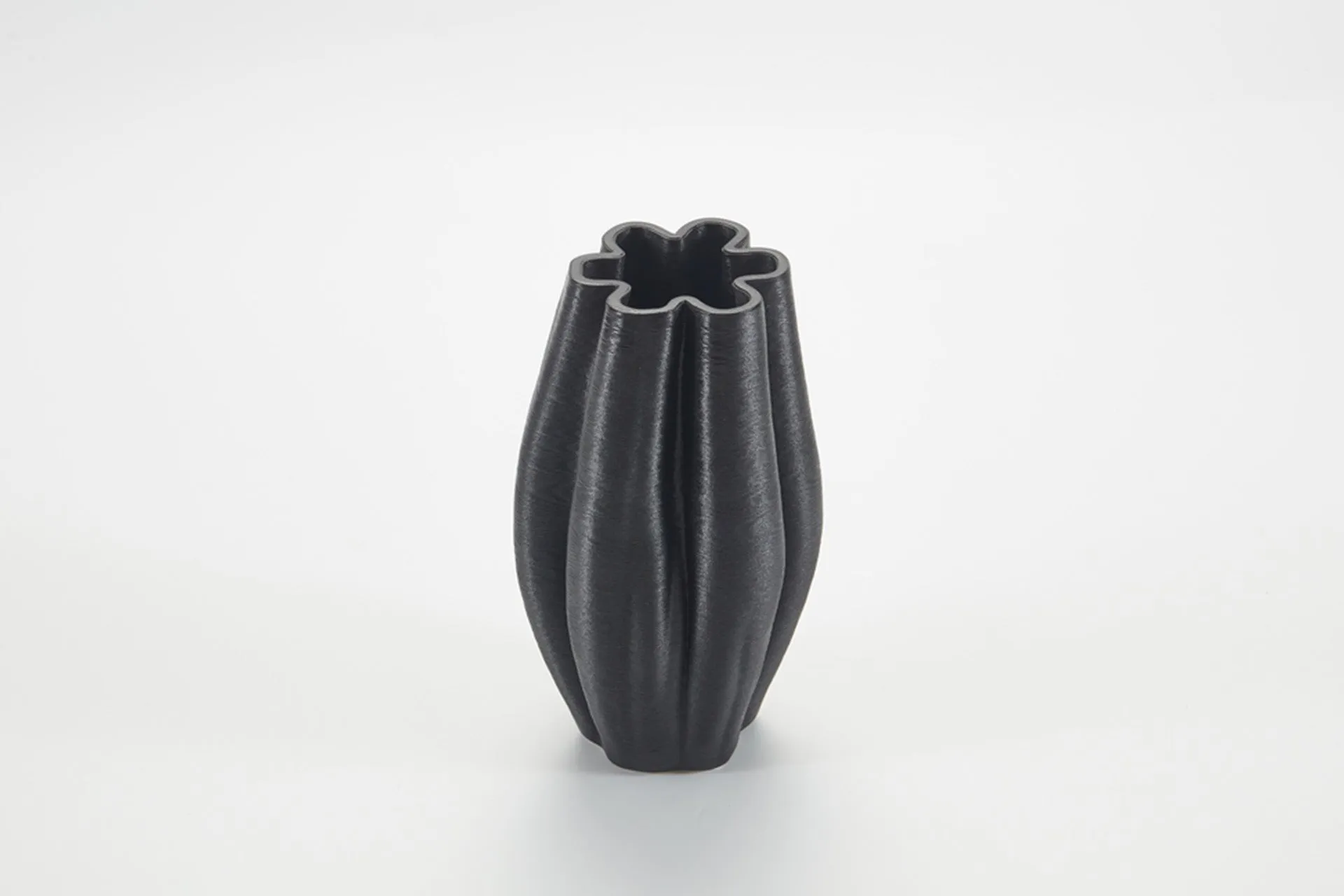 A The Foundry House La Mer Vase Ebony