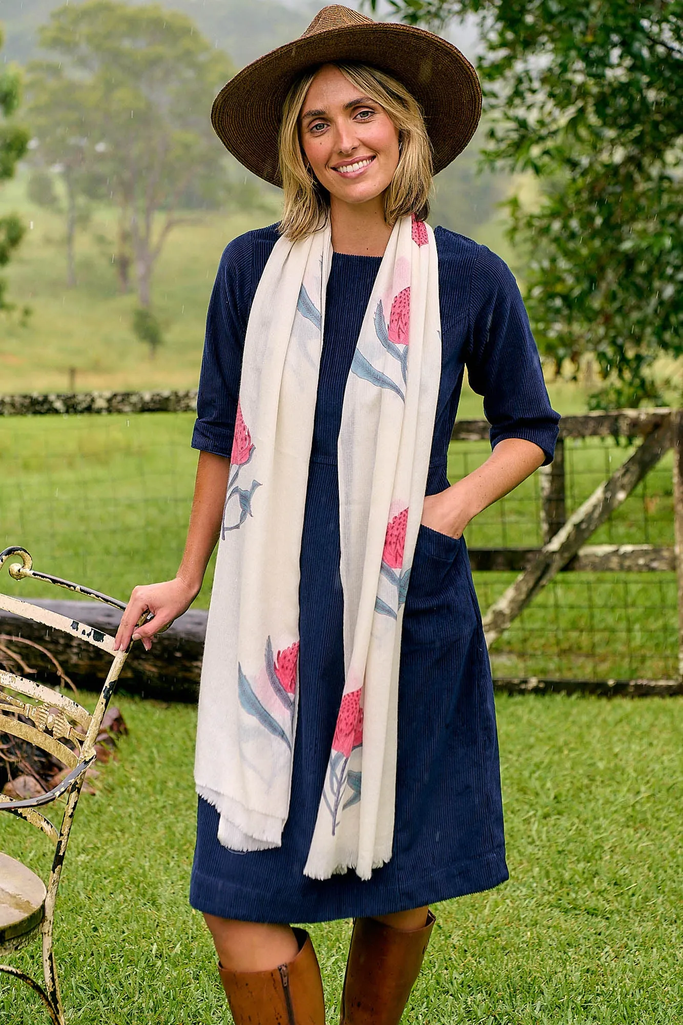 Cashmere Scarf Waratah