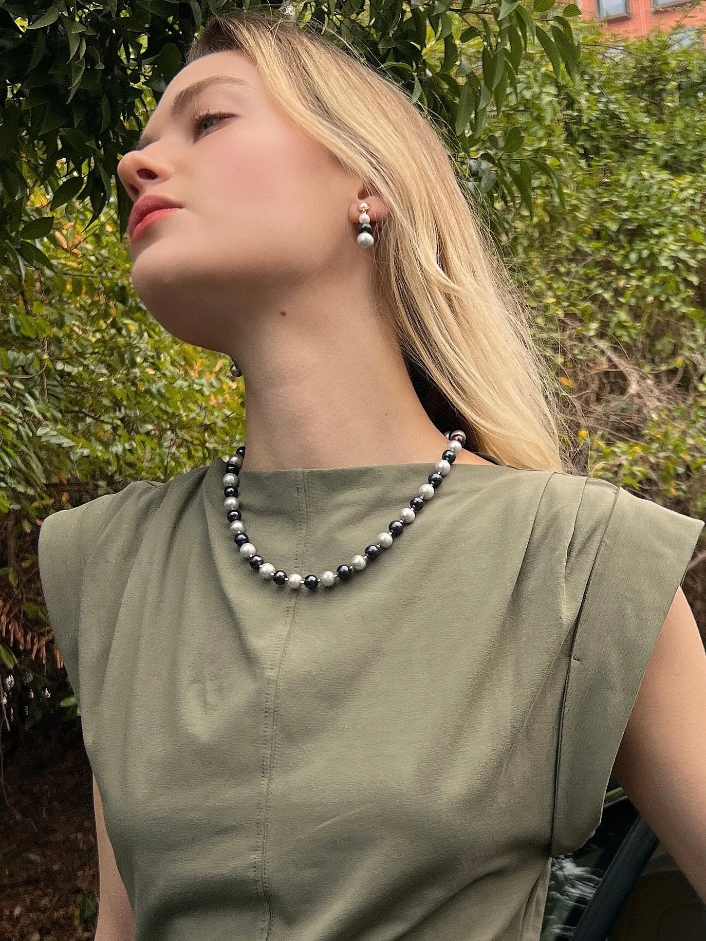 Classic Gray and Black Natural Freshwater Pearls Necklace LN079