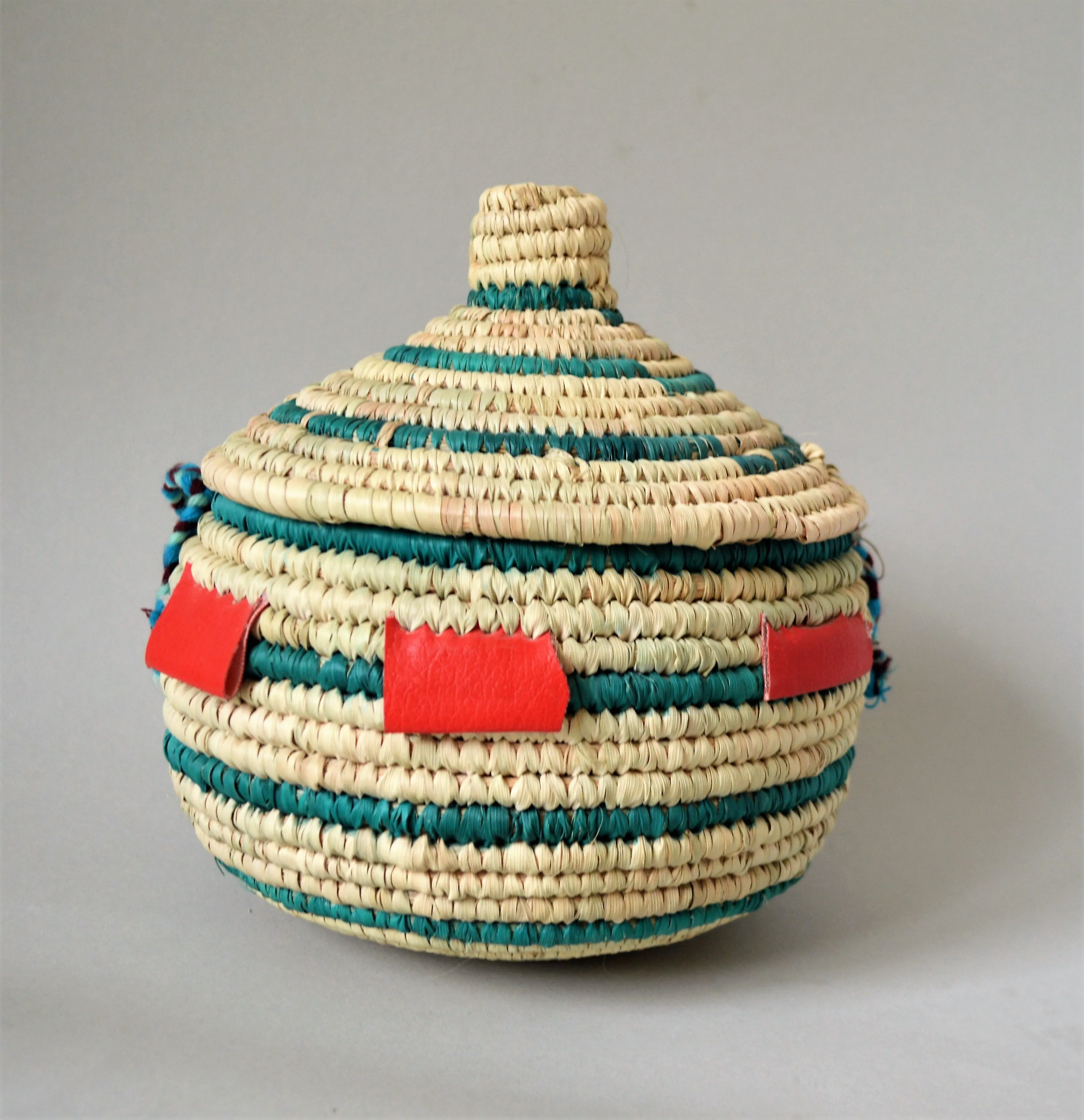 Decorative boho basket with lid