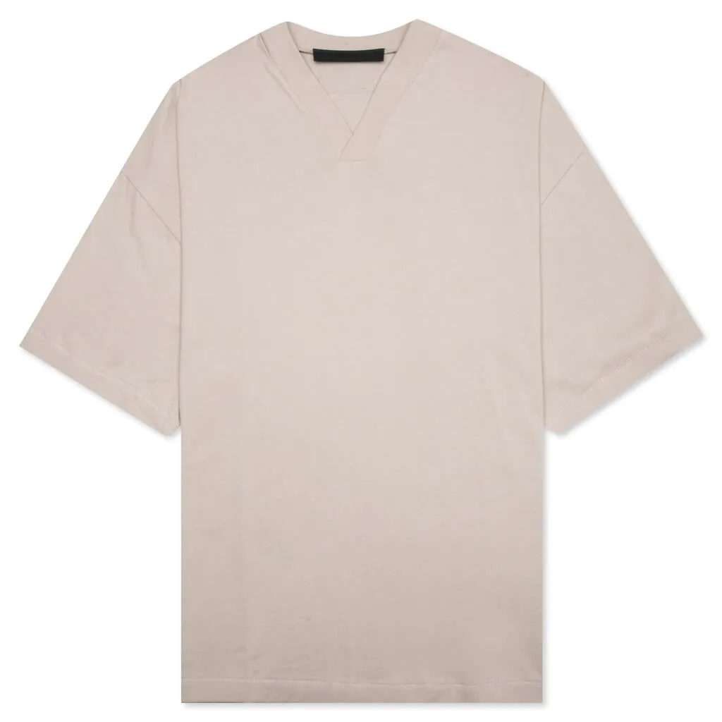 Essentials V-Neck - Silver Cloud