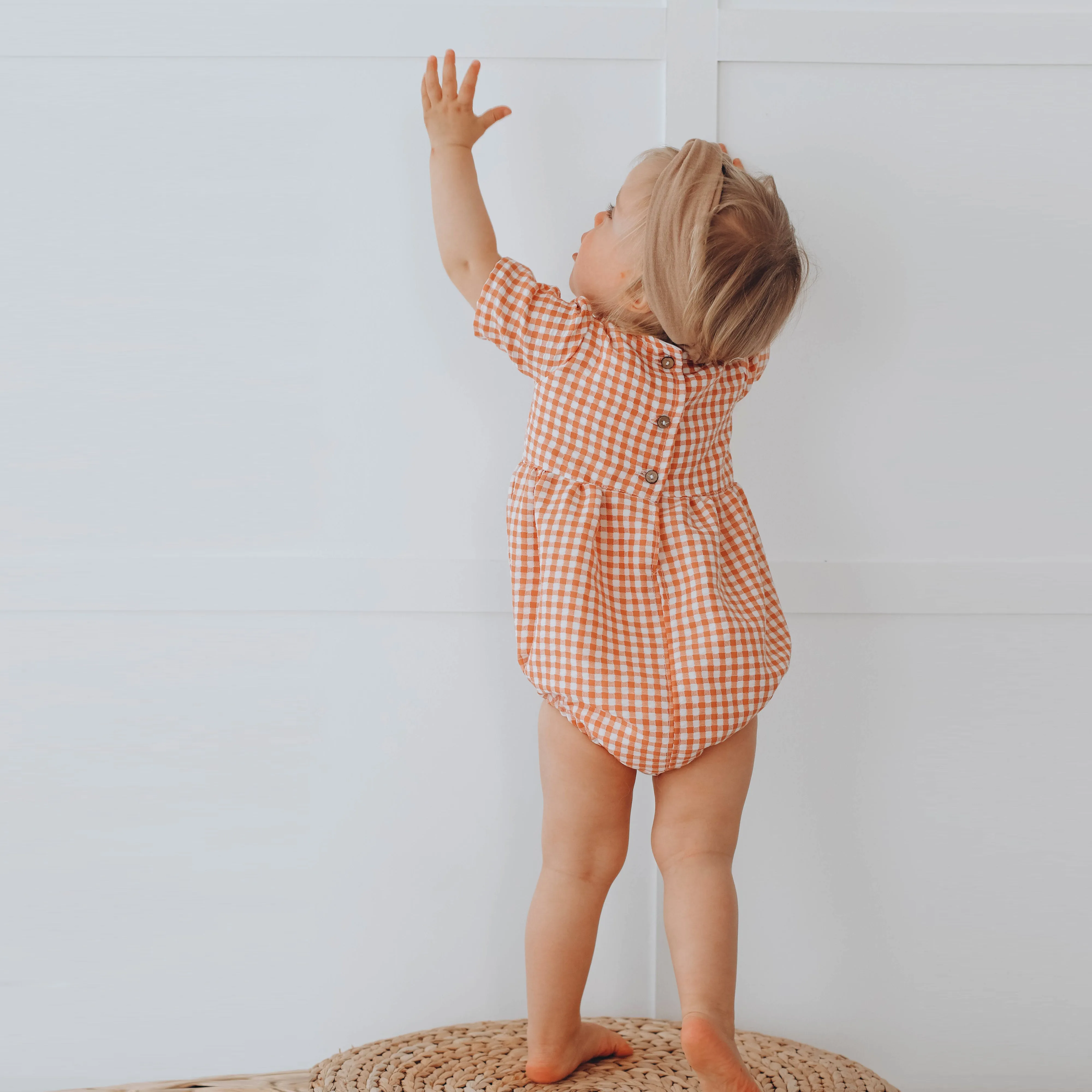 Gingham romper with short sleeves