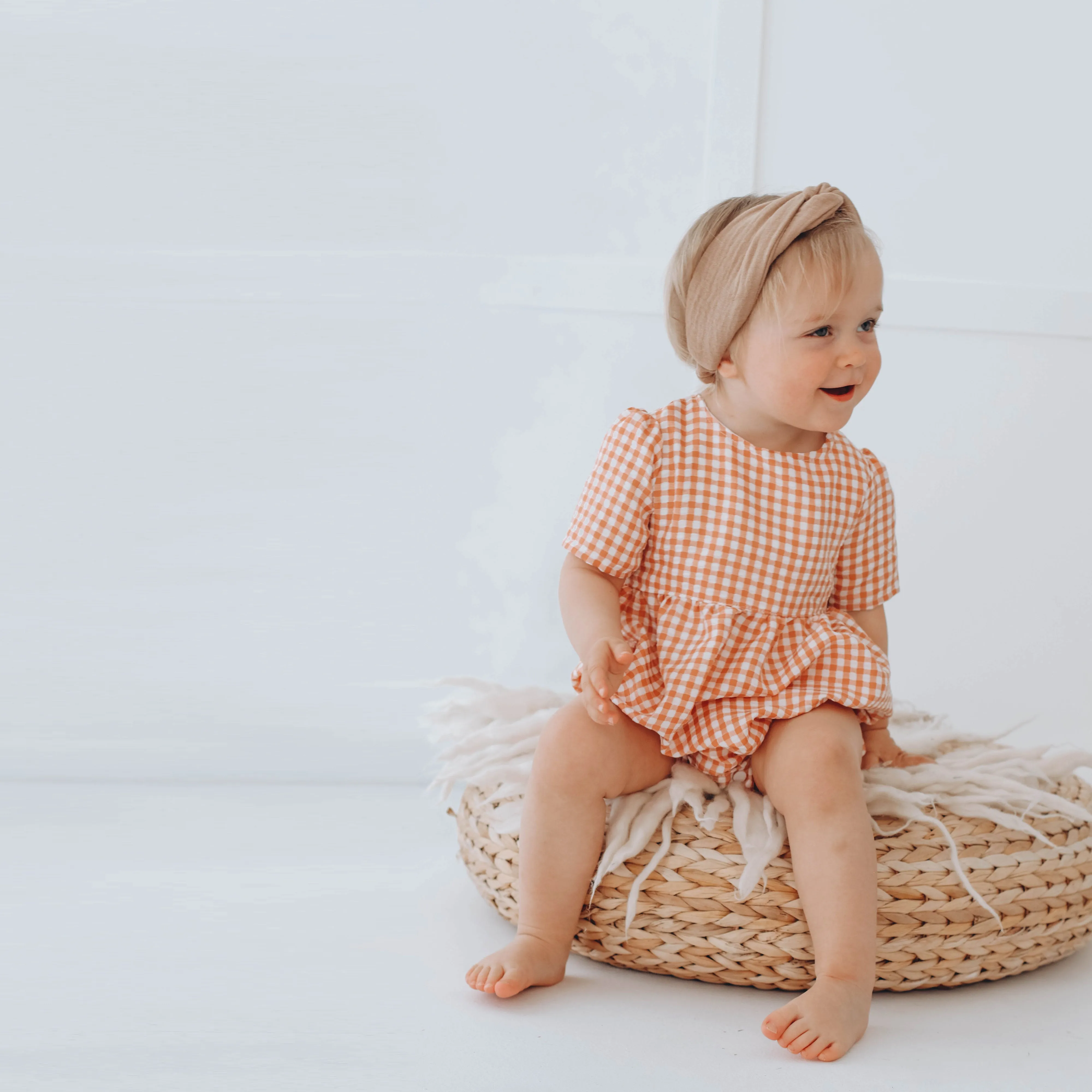 Gingham romper with short sleeves