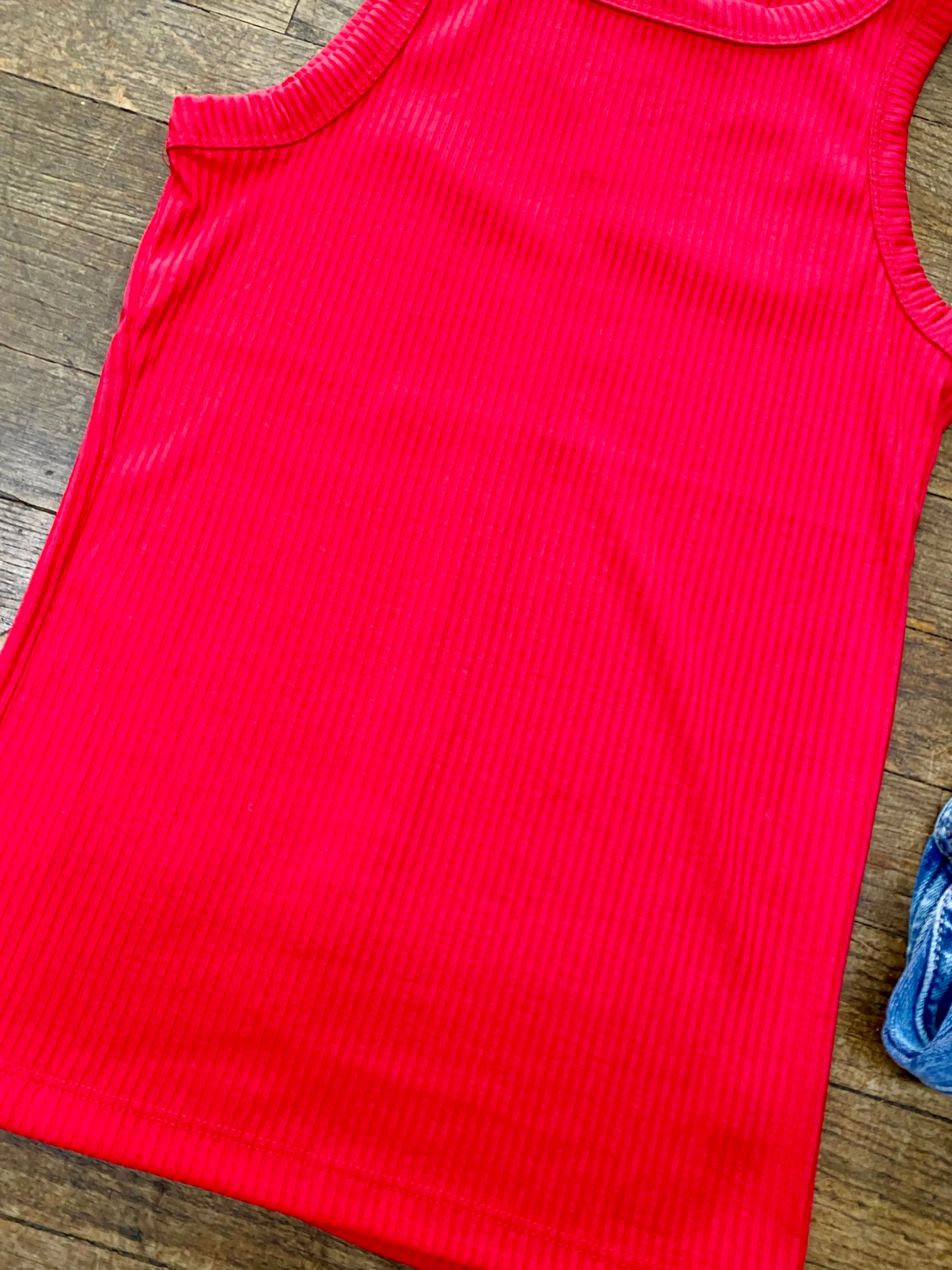 Ribbed Scoop Neck Tank - Red