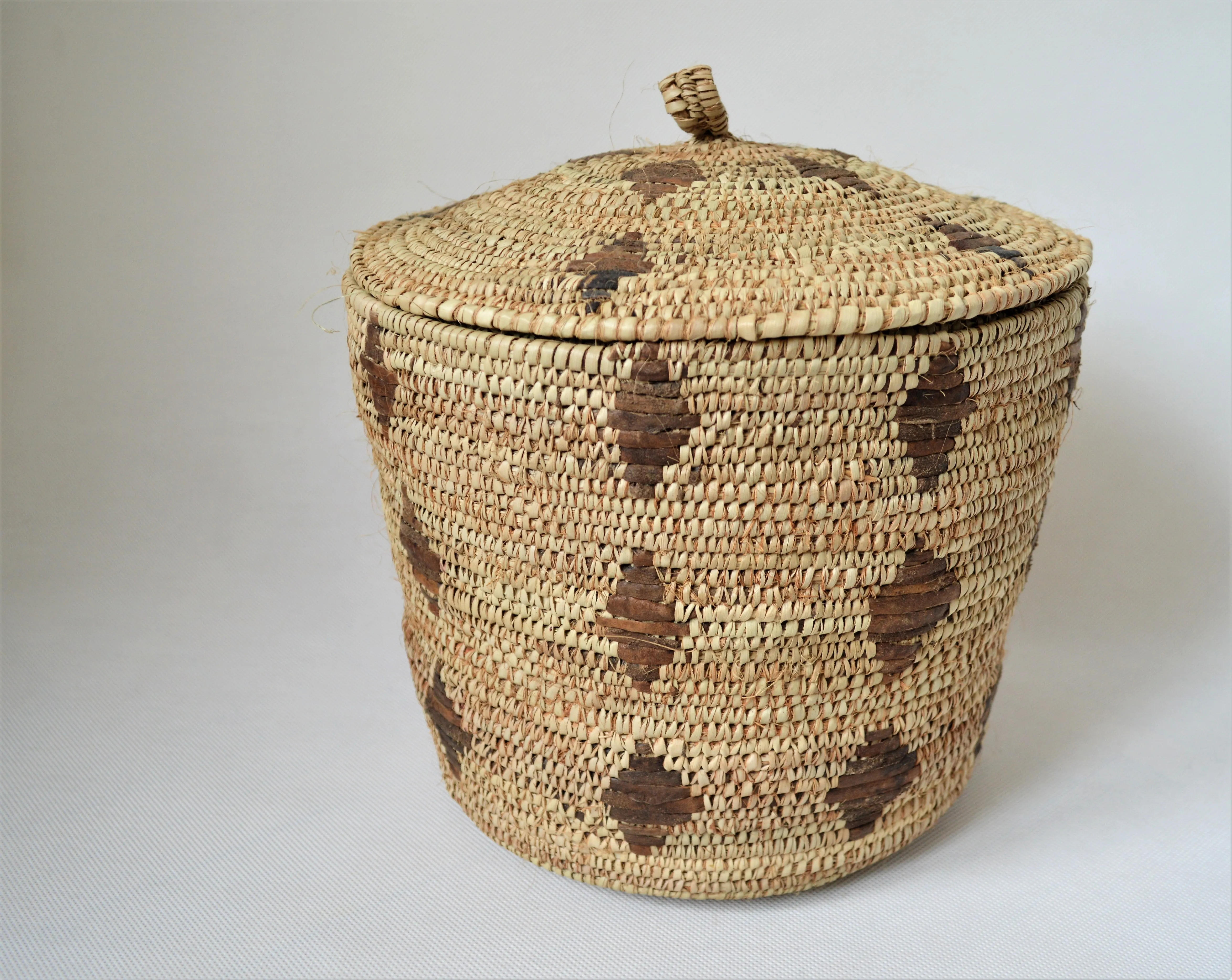 Round rustic basket, Large straw wicker basket