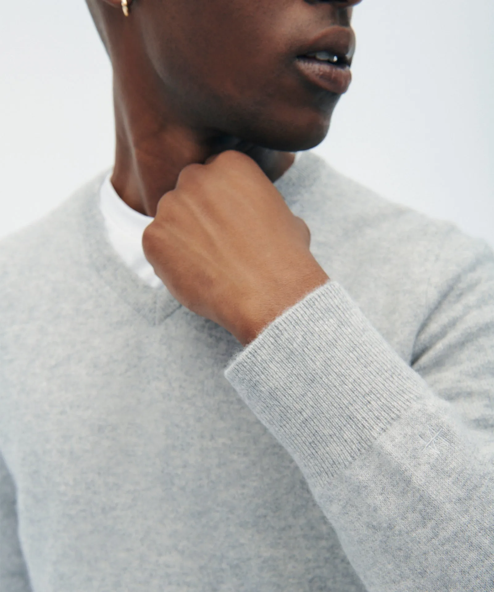 The Original Cashmere V-Neck Sweater Men's