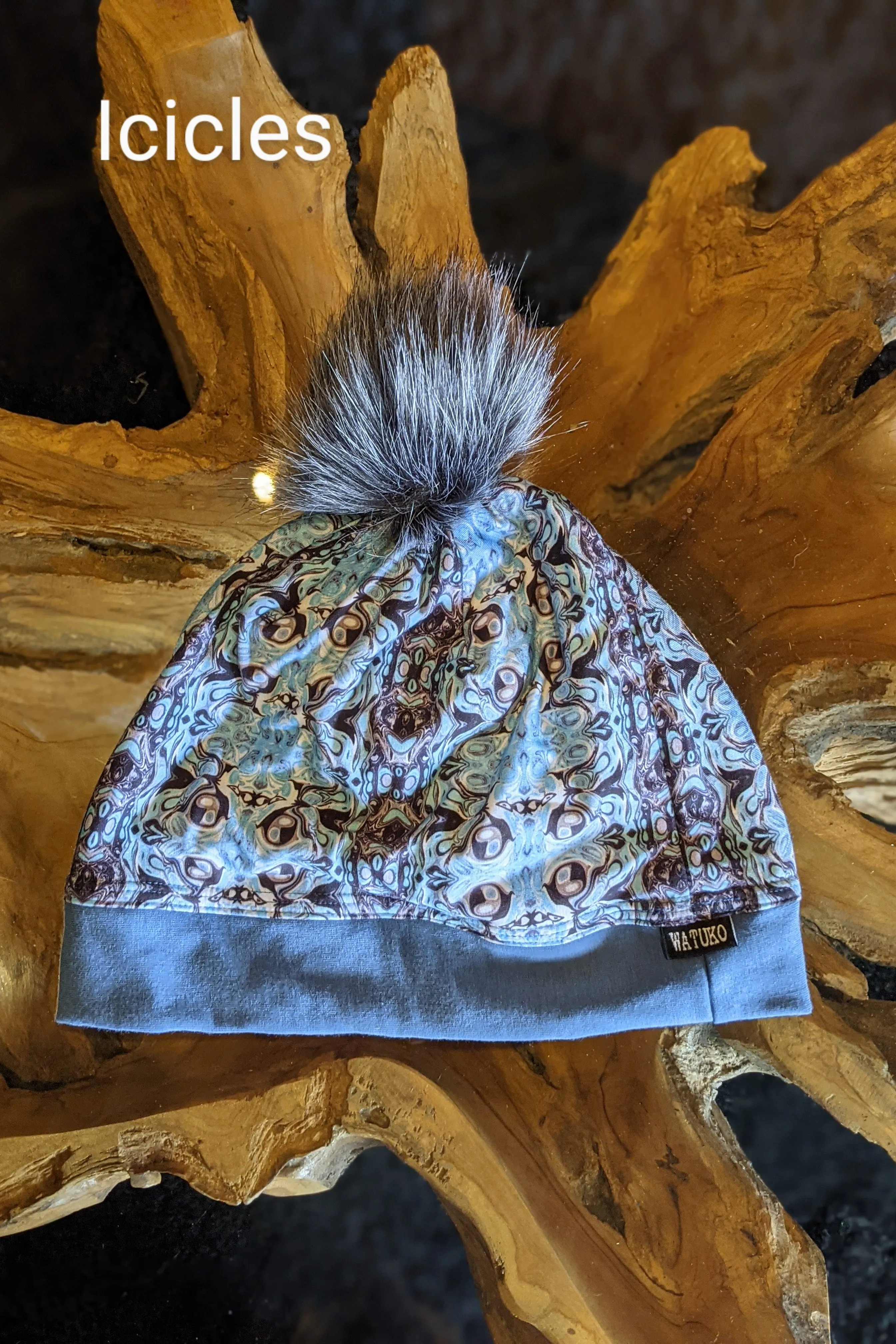 WINTER TOUQUE WITH POM